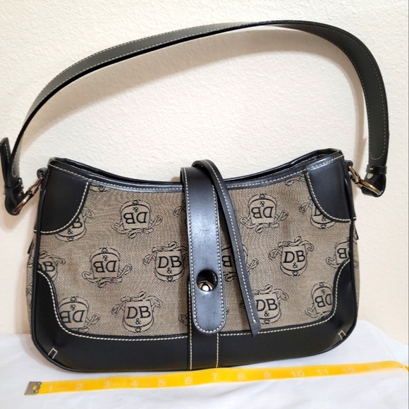 Dooney & Bourke Handbags - Vintage Dooney & Bourke black shoulder bag
